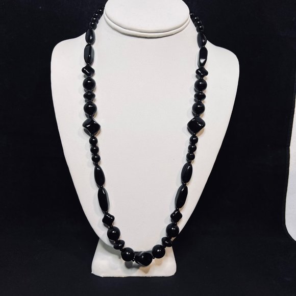 Unbranded Jewelry - Vintage Black Glass Beaded Necklace (5117)